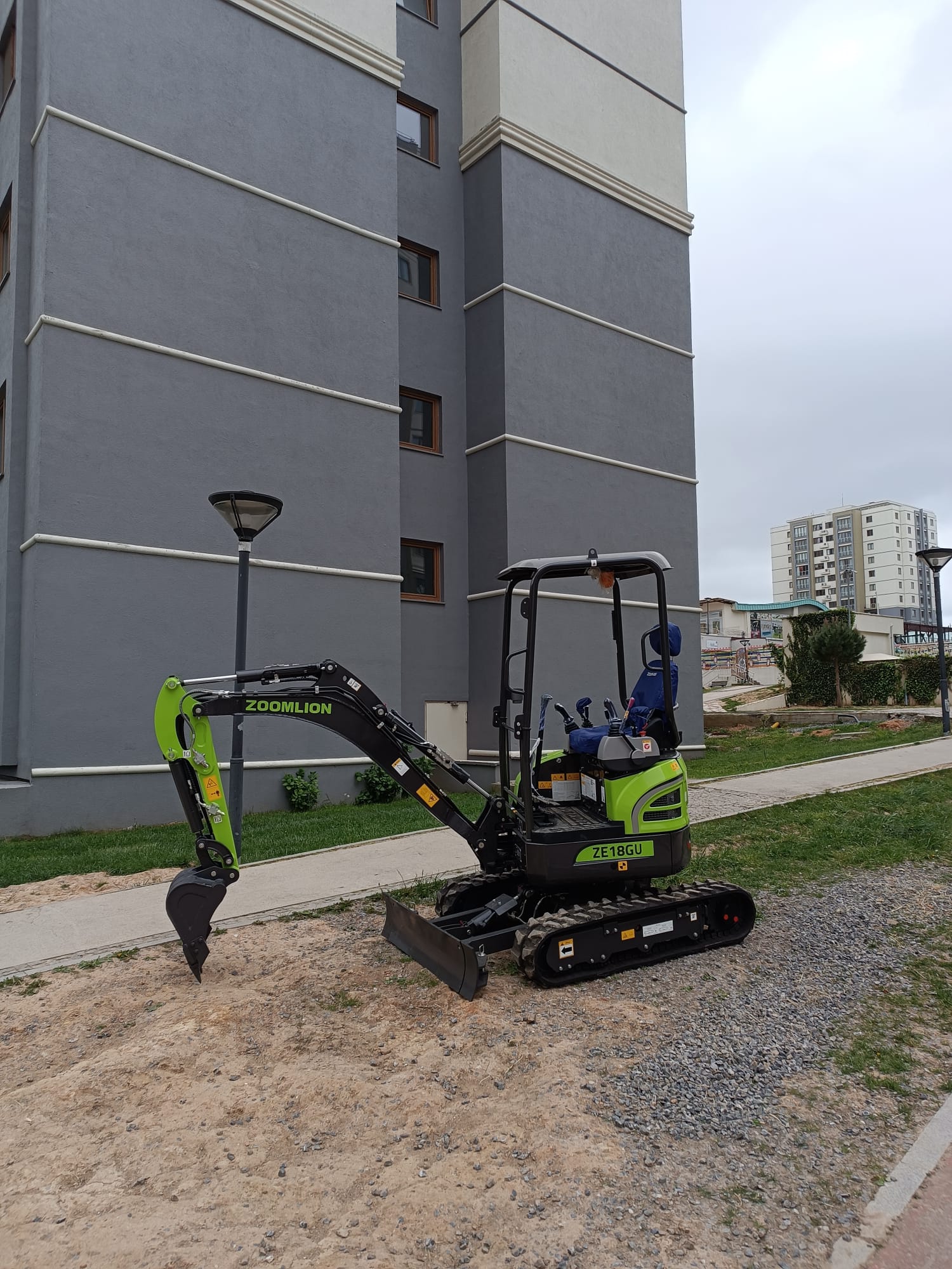 Asimato Mini Kepçe Kiralık